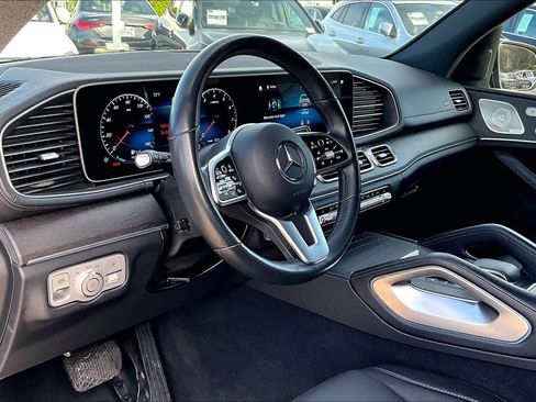 Used 2021 Mercedes-Benz GLS 450 4MATIC image 17