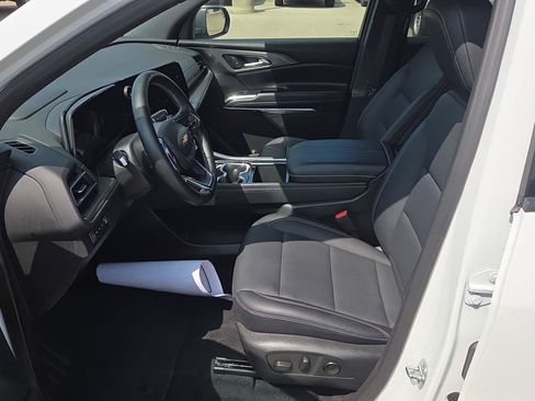 Used 2025 Chevrolet Traverse LT AWD/4WD image 18