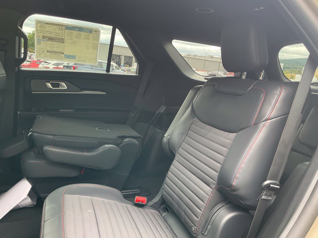 New 2027 Ford Explorer ST-Line AWD/4WD image 18