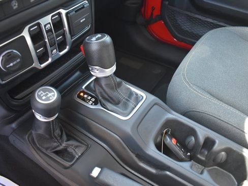 Used 2024 Jeep Wrangler Unlimited Sport AWD/4WD image 26