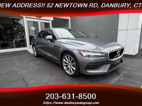 Used 2020 Volvo S60 T6 Momentum w/ Premium Package AWD/4WD image 7