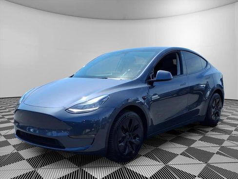 Used 2023 Tesla Model Y Long Range AWD/4WD image 3