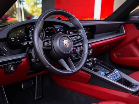 Used 2020 Porsche 911 Carrera 4S image 25
