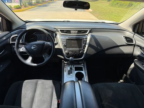 Used 2019 Nissan Murano S FWD image 4