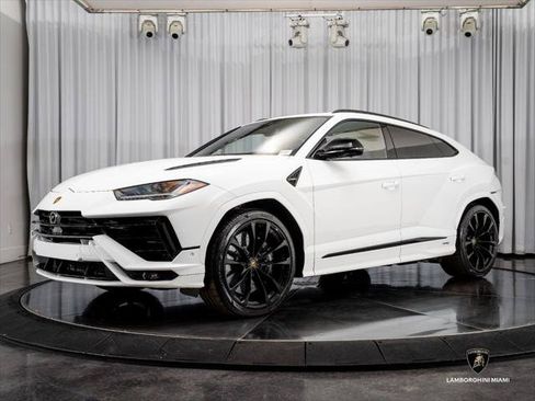 Used 2024 Lamborghini Urus S AWD/4WD image 8