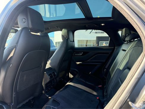 Used 2018 Jaguar F-PACE S image 7