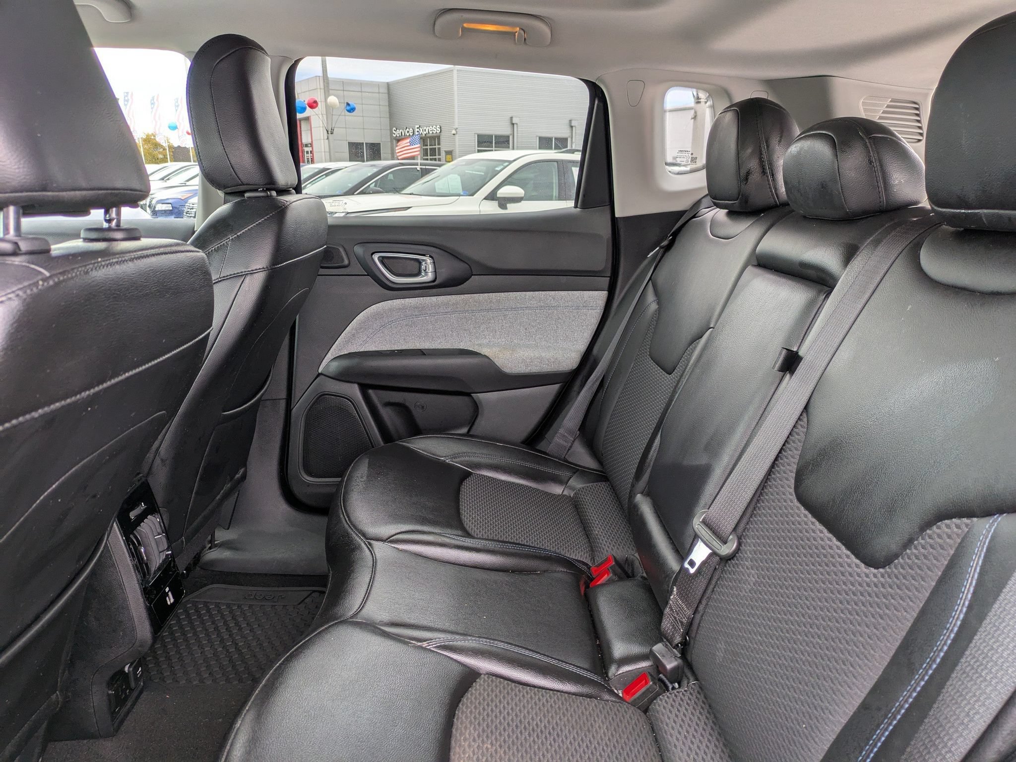Used 2022 Jeep Compass Latitude w/ Sun and Sound Group AWD/4WD image 15