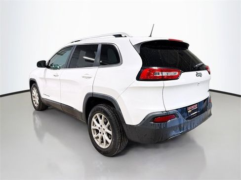 Used 2017 Jeep Cherokee Latitude image 9