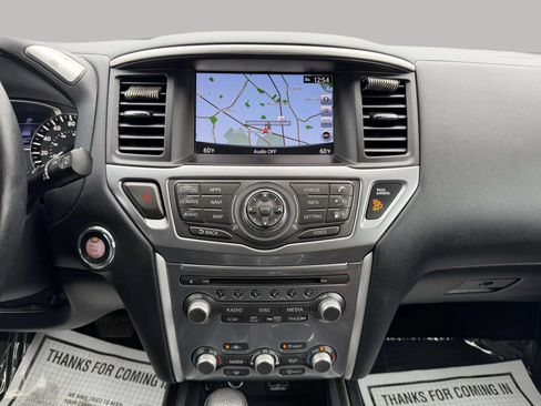 Used 2020 Nissan Pathfinder SL FWD image 19