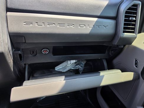 Used 2017 Ford F250 XL w/ Power Equipment Group AWD/4WD image 16