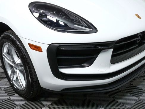 Used 2026 Porsche Macan AWD/4WD image 38
