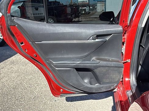 Used 2023 Toyota Camry SE image 13