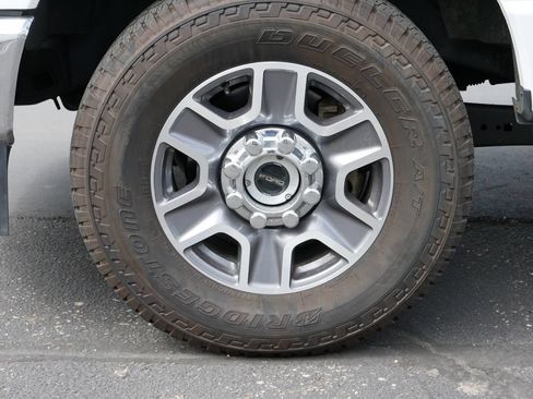 Used 2024 Ford F350 Lariat AWD/4WD image 11