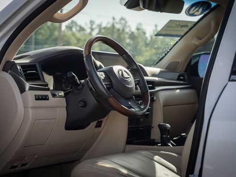 Used 2020 Lexus LX 570 4WD w/ Luxury Package image 26