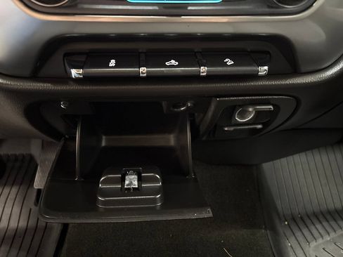 Used 2018 Chevrolet Silverado 2500 LT w/ All Star Edition AWD/4WD image 19