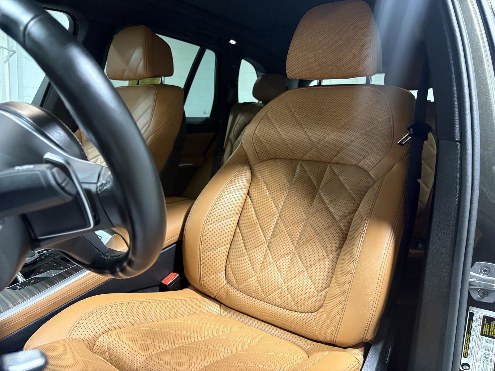 Used 2024 BMW X5 xDrive40i w/ M Sport Package AWD/4WD image 3