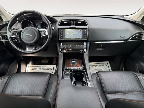 Used 2018 Jaguar F-PACE Prestige image 12