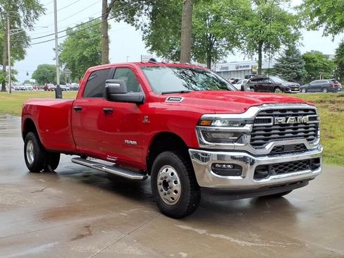 Used 2026 RAM 3500 Big Horn AWD/4WD image 3