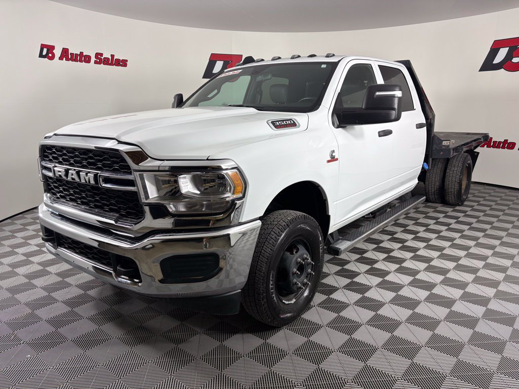 Used 2024 RAM 3500 Tradesman w/ Chrome Appearance Group AWD/4WD image 3