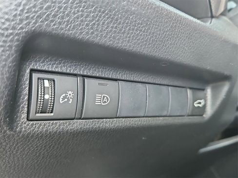 Used 2021 Toyota RAV4 XLE image 26