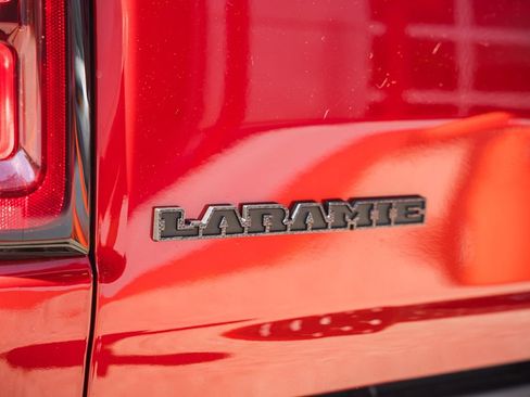 New 2026 RAM 1500 Laramie AWD/4WD image 9