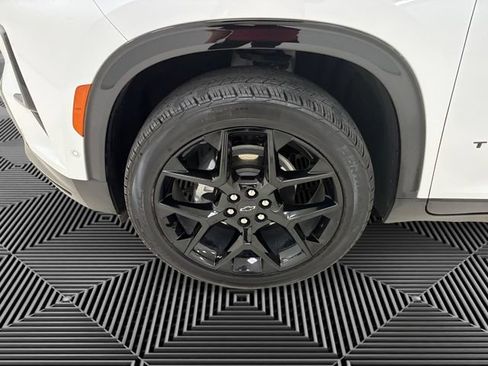 Certified 2025 Chevrolet Traverse RS AWD/4WD image 9