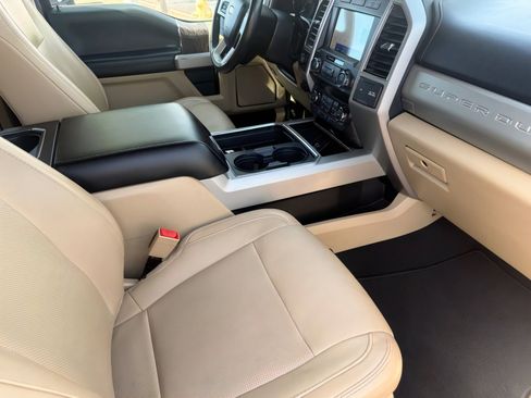 Used 2019 Ford F250 Lariat w/ Lariat Ultimate Package image 11