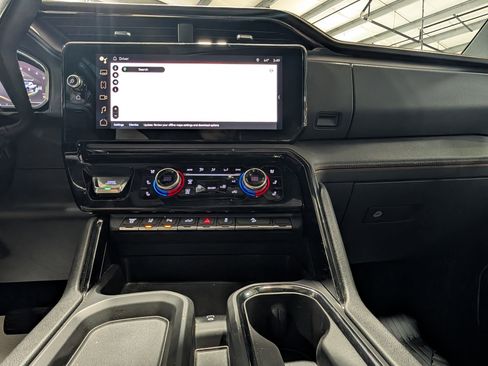 Used 2024 GMC Sierra 2500 AT4 w/ AT4 Premium Plus Package image 20