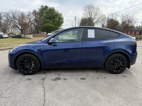 Used 2023 Tesla Model Y Long Range image 8