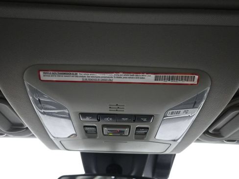 Certified 2020 Toyota RAV4 XLE w/ Convenience Package AWD/4WD image 17