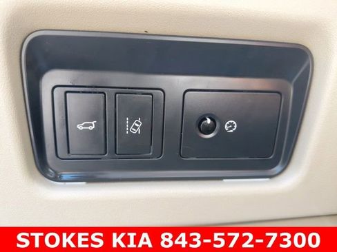 Used 2017 Land Rover Discovery Sport HSE AWD/4WD image 18