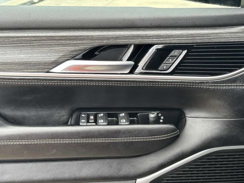 Used 2023 Jeep Wagoneer L Series II image 20