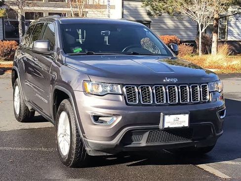 Used 2017 Jeep Grand Cherokee Laredo w/ Quick Order Package 23E image 3