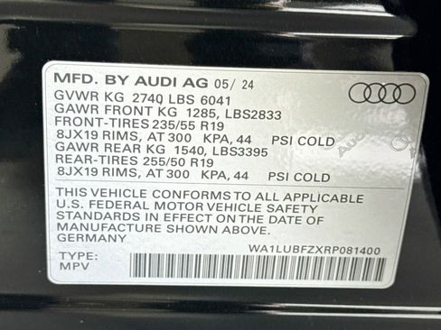 Used 2024 Audi Q4 e-tron Premium Plus w/ Premium Plus image 31