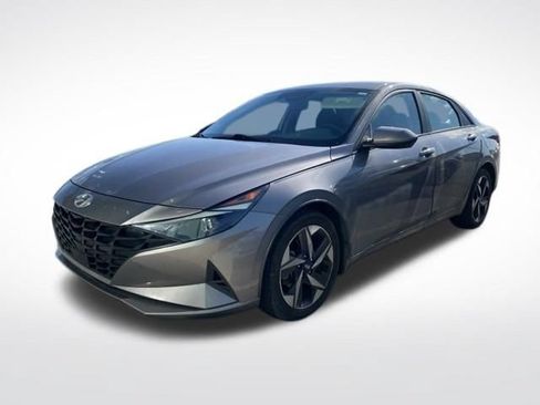 Used 2023 Hyundai Elantra SEL w/ Convenience Package FWD image 2