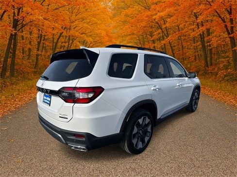 New 2026 Honda Pilot Touring image 4