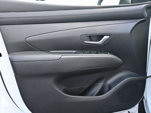 Used 2025 Hyundai Tucson SE image 14