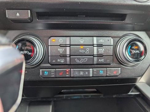 Used 2018 Ford F150 Platinum w/ Equipment Group 701A Luxury image 5