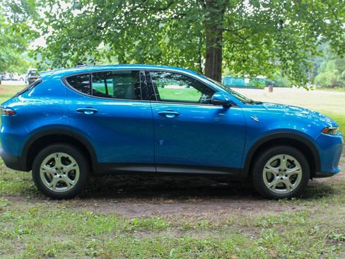 Certified 2024 Dodge Hornet GT image 2