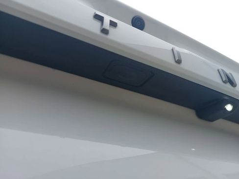 Used 2024 Ford F150 Platinum w/ FX4 Off-Road Package image 13