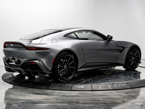 Used 2020 Aston Martin V8 Vantage Coupe image 13