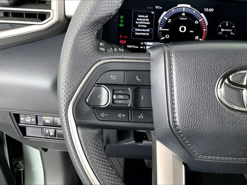 Used 2026 Toyota Tundra Limited AWD/4WD image 10