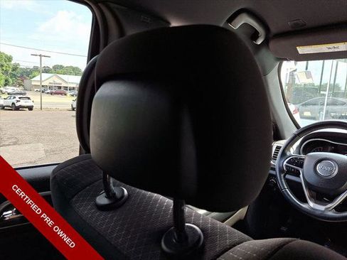 Certified 2021 Jeep Grand Cherokee Laredo image 13