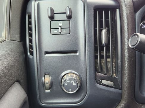 Used 2019 Chevrolet Silverado 2500 W/T image 25