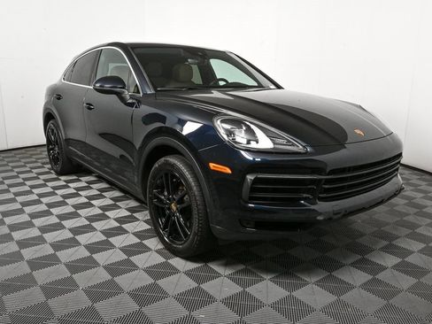 Used 2023 Porsche Cayenne Coupe w/ Premium Package image 28
