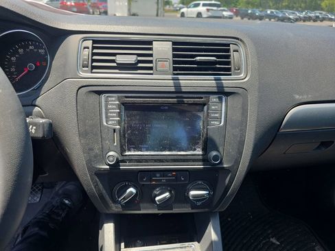 Used 2016 Volkswagen Jetta SE FWD image 8