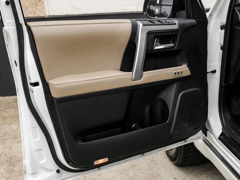 Used 2015 Toyota 4Runner Limited image 47