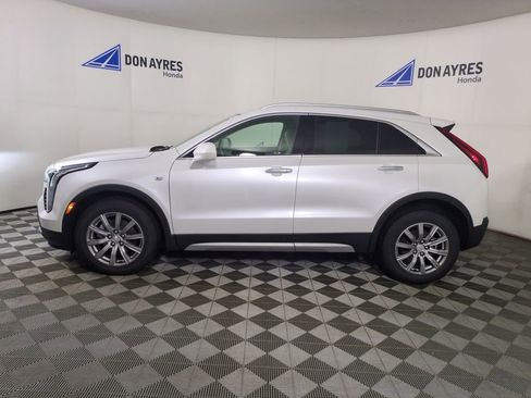 Used 2019 Cadillac XT4 Premium Luxury image 2
