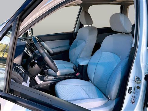 Used 2016 Subaru Forester 2.5i Premium AWD/4WD image 8