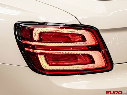 Used 2024 Bentley Flying Spur W12 AWD/4WD image 19